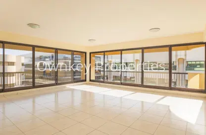 Apartment - 3 Bedrooms - 2 Bathrooms for rent in Golden Sands 2 - Mankhool - Bur Dubai - Dubai