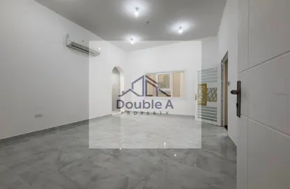 شقة - 3 غرف نوم - 4 حمامات للايجار في مدينة الرياض - أبوظبي