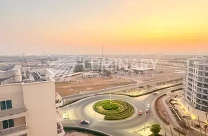 Apartment - 2 Bedrooms - 3 Bathrooms for rent in Mazaya 5 - Queue Point - Liwan - Dubai