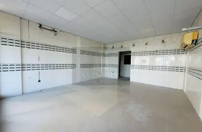 Shop - Studio - 1 Bathroom for rent in Building T01 - Spain Cluster - International City - Dubai