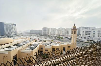 Apartment - 2 - 3 for rent in Mazaya 13 - Queue Point - Liwan - Dubai