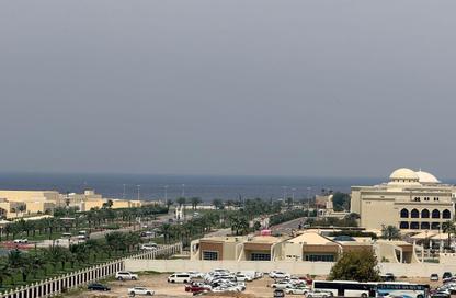شقة - 2 غرف نوم - 2 حمامات للايجار في المجرة - الشرق - الشارقة