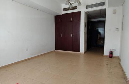 Apartment - Studio - 1 Bathroom for rent in Al Shorafa Complex - Sheikh Khalifa Bin Zayed Street - Ajman