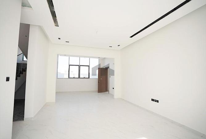 79444053 - Property Image 3