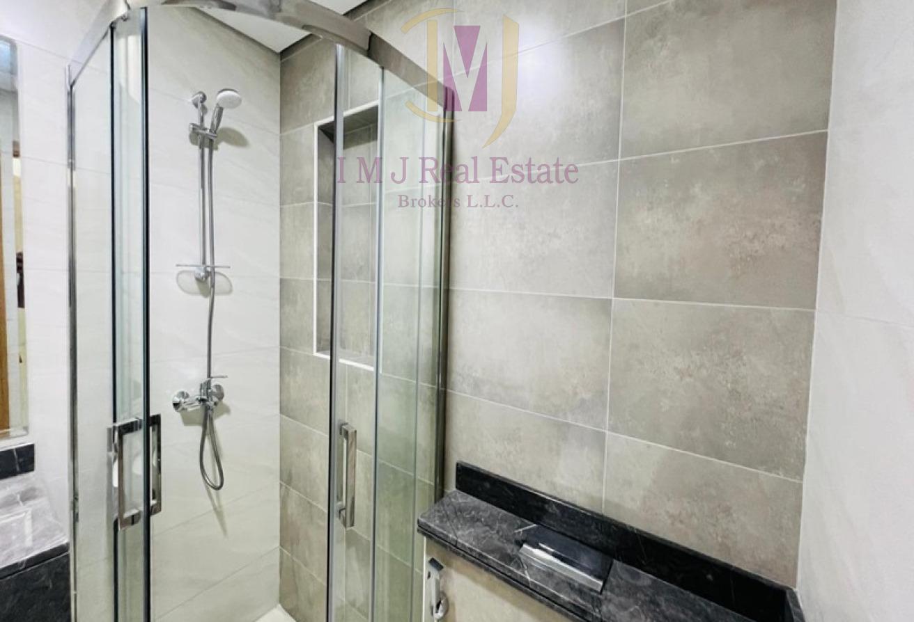 UNFURNISHED | 1 BR | MID FLOOR | CANAL VIEW photo 8
