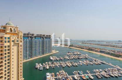 Apartment - 4 Bedrooms - 6 Bathrooms for sale in Marina Residences 2 - Marina Residences - Palm Jumeirah - Dubai