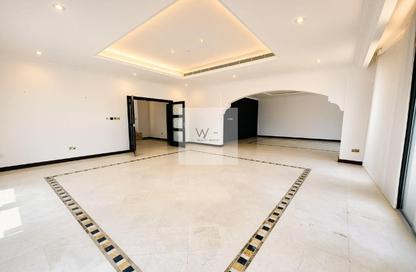 Villa - 4 - 5 for rent in Garden Homes Frond D - Garden Homes - Palm Jumeirah - Dubai