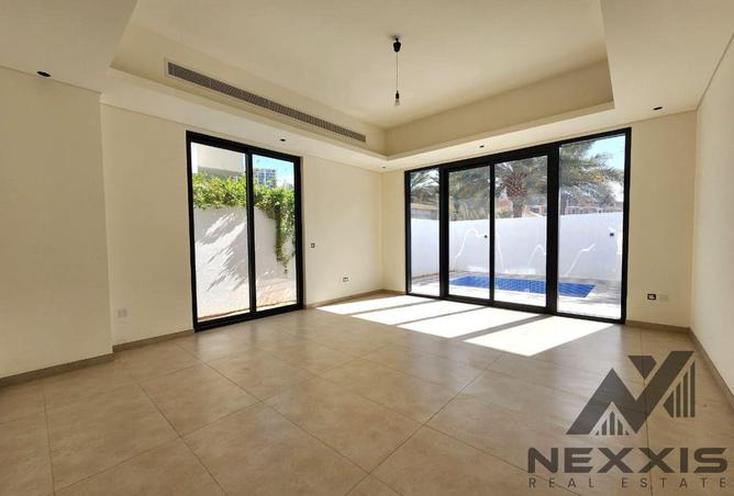 72720919 - Property Image 2