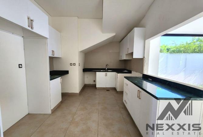 72720919 - Property Image 3