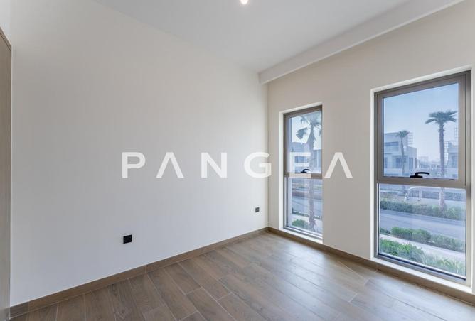 Single Row | Ready to Move In | Premium Unit photo 3
