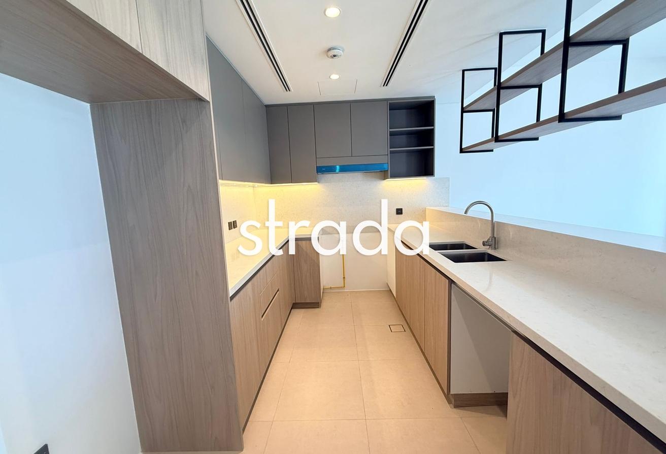 Available | Great Location | Viewable photo 5