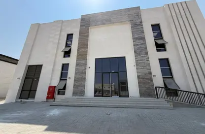 Warehouse - Studio - 2 Bathrooms for sale in Umm Al Thuoob - Umm Al Quwain
