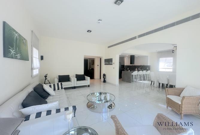 138302100 - Property Image 2