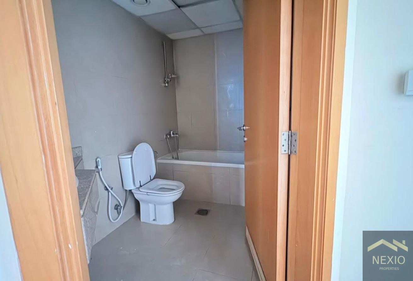 Specious layout | Ready to Move | Prime Location photo 10