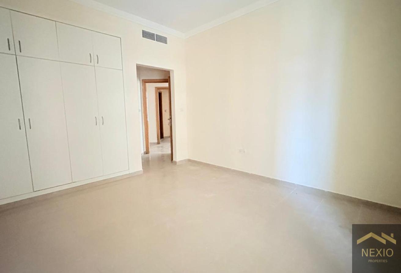 Specious layout | Ready to Move | Prime Location photo 5