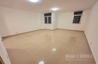 Apartment - 3 Bedrooms - 3 Bathrooms for rent in Al Ghurair Apartments - Al Rigga - Deira - Dubai