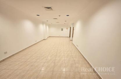 Apartment - 3 Bedrooms - 3 Bathrooms for rent in Al Ghurair Apartments - Al Rigga - Deira - Dubai