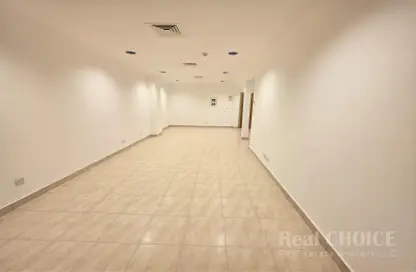 Apartment - 3 Bedrooms - 3 Bathrooms for rent in Al Ghurair Apartments - Al Rigga - Deira - Dubai