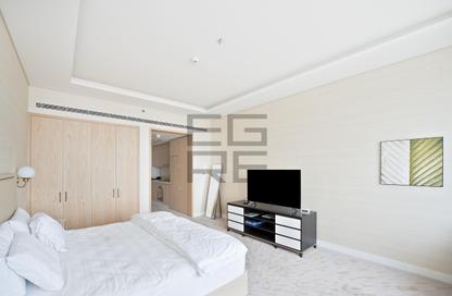 Apartment - Studio - 1 for rent in The Palm Tower - Palm Jumeirah - Dubai