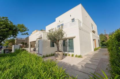 Villa - 4 Bedrooms - 6 Bathrooms for sale in Meadows 9 - Meadows - Dubai