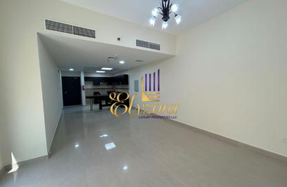 Apartment - 1 - 2 for rent in Infinity Building - Sheikh Zayed Road - Dubai Apartment - 1 - 2 for rent in Infinity Building - Sheikh Zayed Road - Dubai