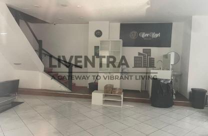 Shop - Studio for rent in Al Muraqqabat - Deira - Dubai