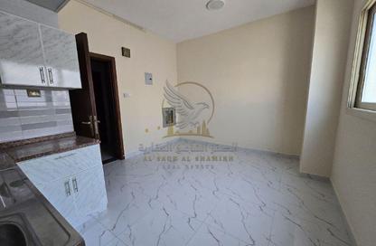 Apartment - Studio - 1 for rent in Al Qulaya'ah - Al Sharq - Sharjah Apartment - Studio - 1 for rent in Al Qulaya'ah - Al Sharq - Sharjah