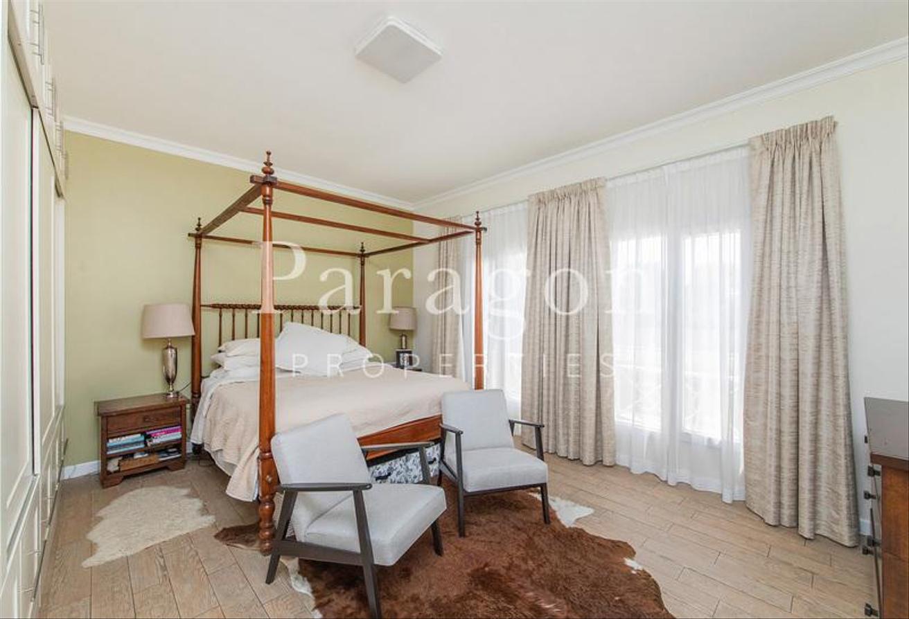 Exclusive | Upgraded 4 Bed | Pool and Park photo 8