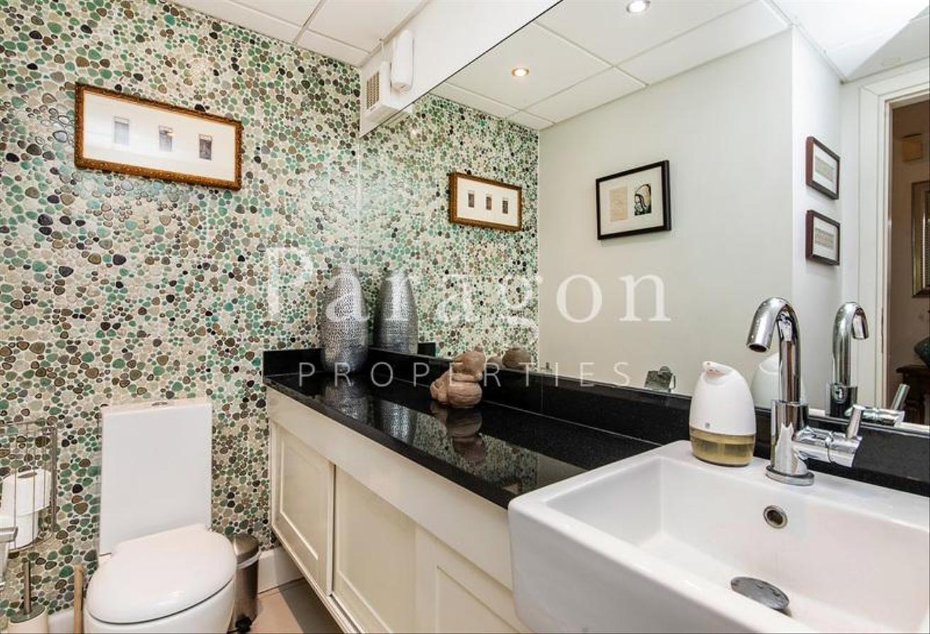 Exclusive | Upgraded 4 Bed | Pool and Park photo 9