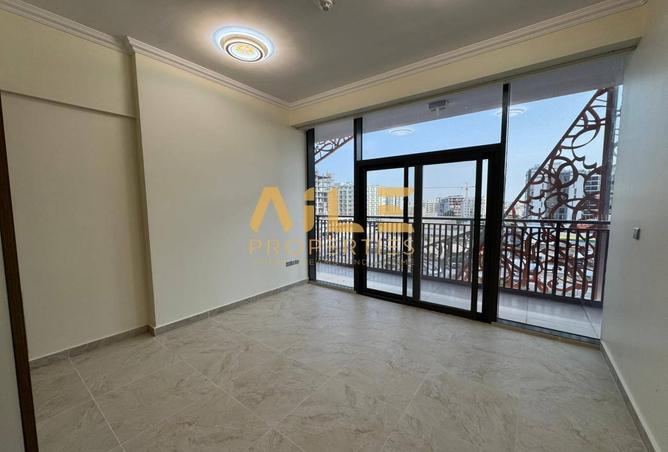 76989463 - Property Image 2