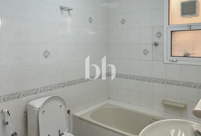 Unfurnished | Managed | Prime Location photo 3