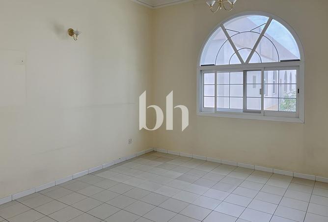 Unfurnished | Managed | Prime Location photo 2