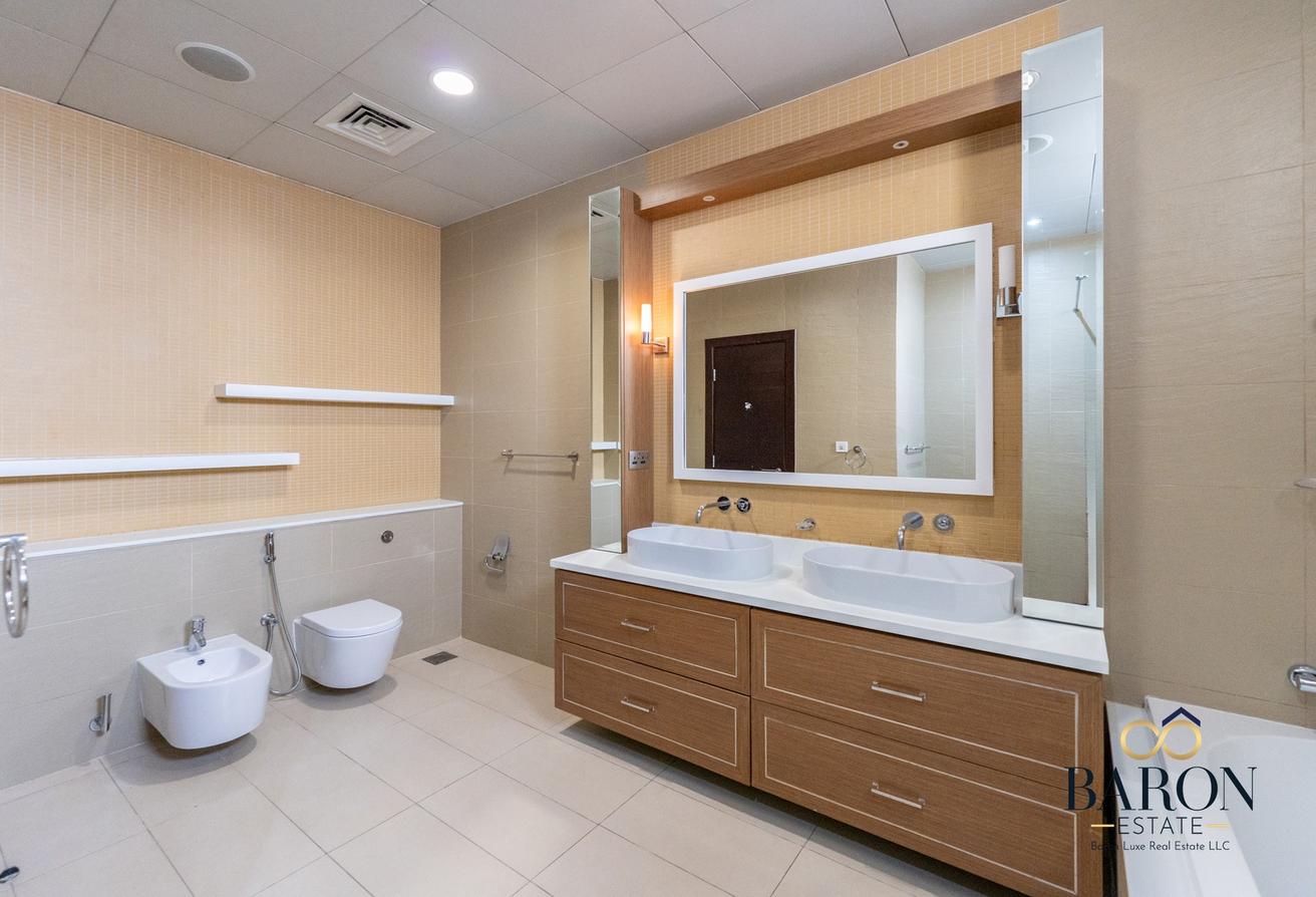 Panoramic Palm View | Top Floor | Upgraded photo 23
