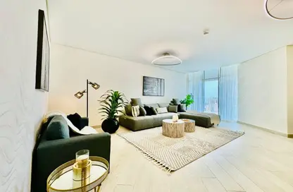 شقة - غرفة نوم - 2 حمامات للايجار في عزيزي عالية - الجداف - دبي