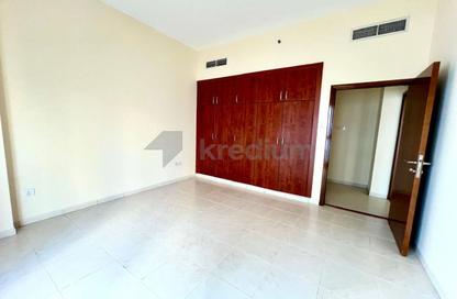 Apartment - 2 Bedrooms - 2 Bathrooms for rent in Cascades Tower - Dubai Marina - Dubai