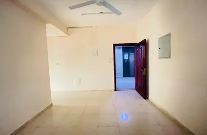 شقة - غرفة نوم - 1 حمام للايجار في بناية البطينة 9 - البطينة - الشارقة