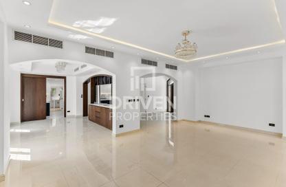 Villa - 5 Bedrooms - 5 Bathrooms for rent in Meadows 1 - Meadows - Dubai Villa - 5 Bedrooms - 5 Bathrooms for rent in Meadows 1 - Meadows - Dubai