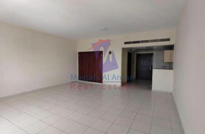Apartment - Studio - 1 Bathroom for rent in Building IC1-EMR-03 - Emirates Cluster - International City - Dubai Apartment - Studio - 1 Bathroom for rent in Building IC1-EMR-03 - Emirates Cluster - International City - Dubai
