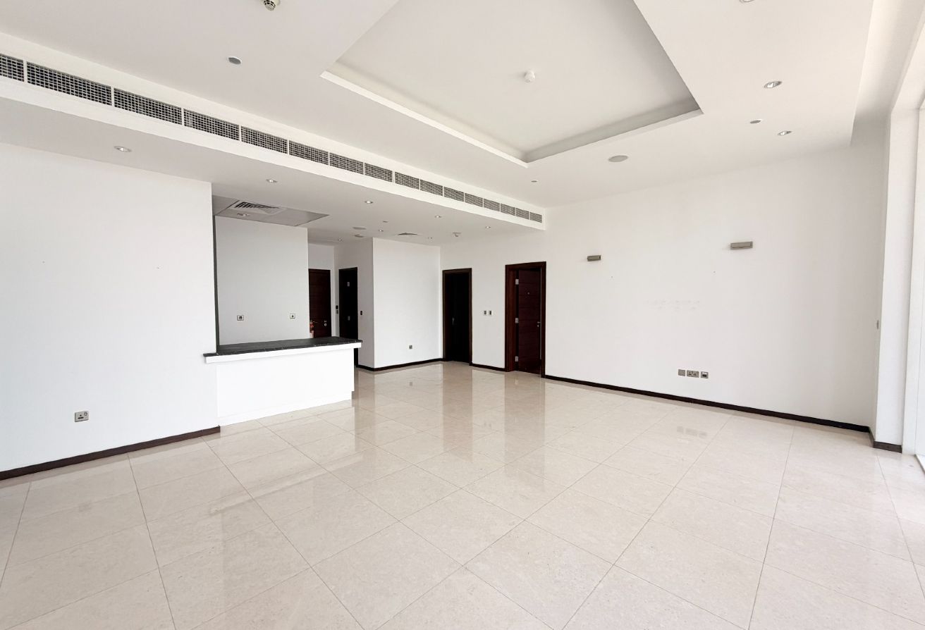 BEACHFRONT LIVING | SPACIOUS 2BR | VACANT gallery image