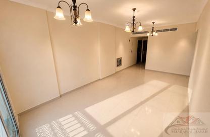 Apartment - 2 - 3 for rent in Muwaileh 29 Building - Muwaileh - Sharjah