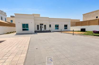 Villa - 4 - 5 for rent in Nad Al Sheba 4 - Nad Al Sheba - Dubai Villa - 4 - 5 for rent in Nad Al Sheba 4 - Nad Al Sheba - Dubai
