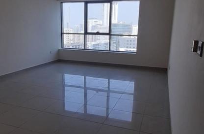 Apartment - 3 Bedrooms - 4 Bathrooms for rent in Al Khan 9 building - Al Khan - Sharjah