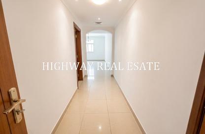Apartment - 1 Bedroom - 2 Bathrooms for rent in Muwaileh 29 Building - Muwaileh - Sharjah
