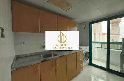 شقة - 2 غرف نوم - 2 حمامات للايجار في برج الحفيت - شارع التعاون - التعاون - الشارقة