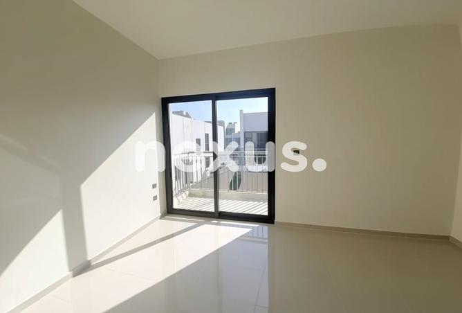 Single Row | Spacious 3BR Townhouse | Juniper photo 2