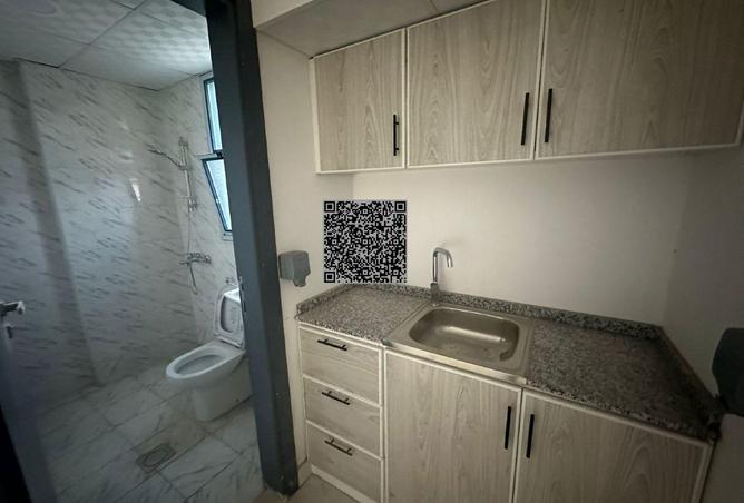 98712796 - Property Image 3