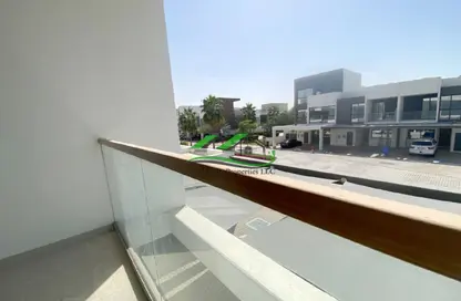 فيلا - 3 غرف نوم - 4 حمامات للايجار في بلوم جاردنز - شارع السلام - أبوظبي