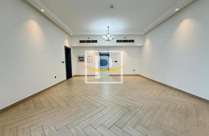 Apartment - Studio - 1 for rent in Al Hudaiba Mall - Al Hudaiba - Bur Dubai - Dubai