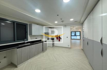 Apartment - Studio - 1 for rent in Al Hudaiba Mall - Al Hudaiba - Bur Dubai - Dubai