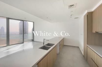 Apartment - 2 Bedrooms - 3 Bathrooms for sale in Stella Maris - Dubai Marina - Dubai